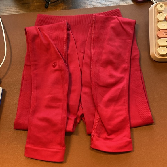 Lululemon Workout Set of 4 | Size 0 leggings, Size 4 tanks in GUC - Picture 10 of 13